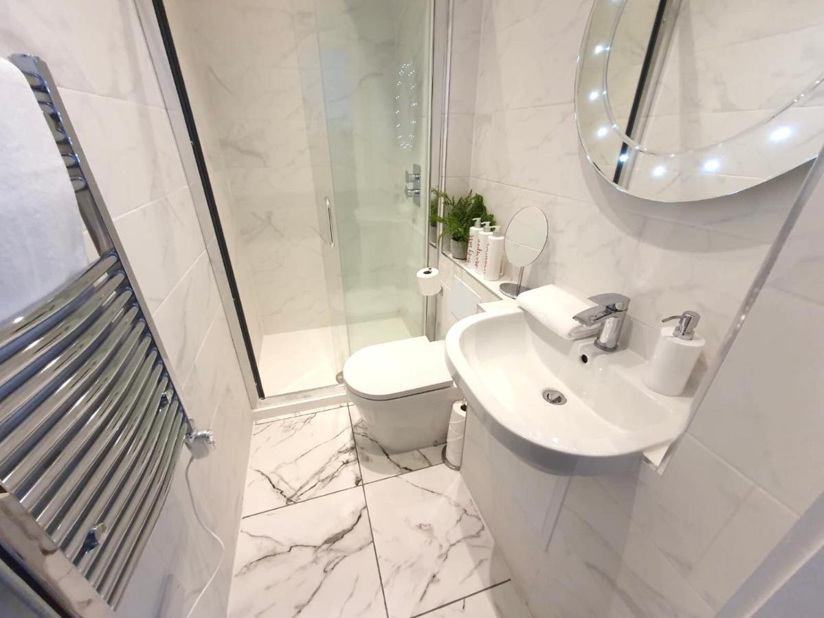 Large Group Party Penthouse Hotel Brighton Ngoại thất bức ảnh